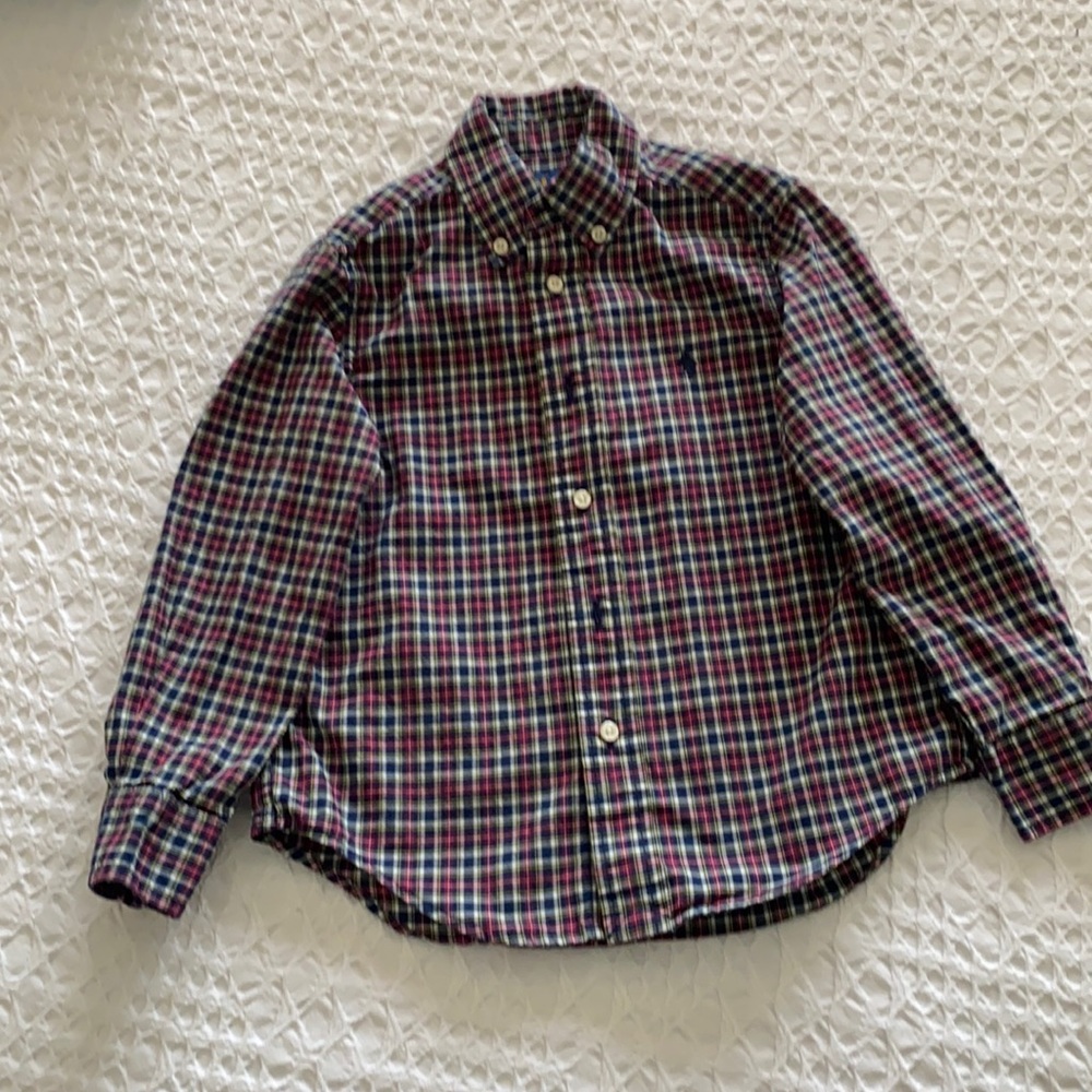 Ralph Lauren Boys long sleeve button down shirt. Size 4T. Excellent condition!!